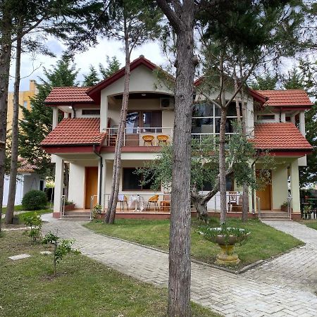 Hotel Garden Villa ARDO Golem  Buitenkant foto
