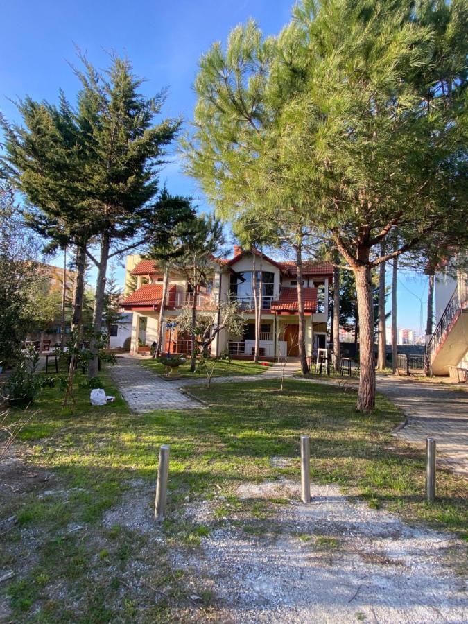 Hotel Garden Villa ARDO Golem  Buitenkant foto