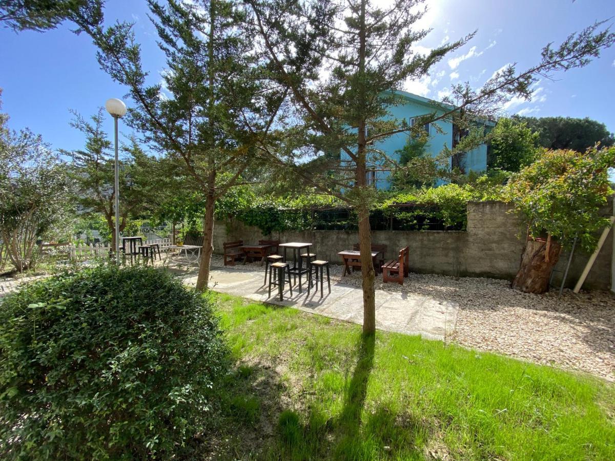 Hotel Garden Villa ARDO Golem  Buitenkant foto